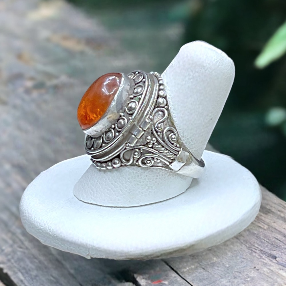 🌺Vintage Sterling Amber Poison Ring - Picture 11 of 15